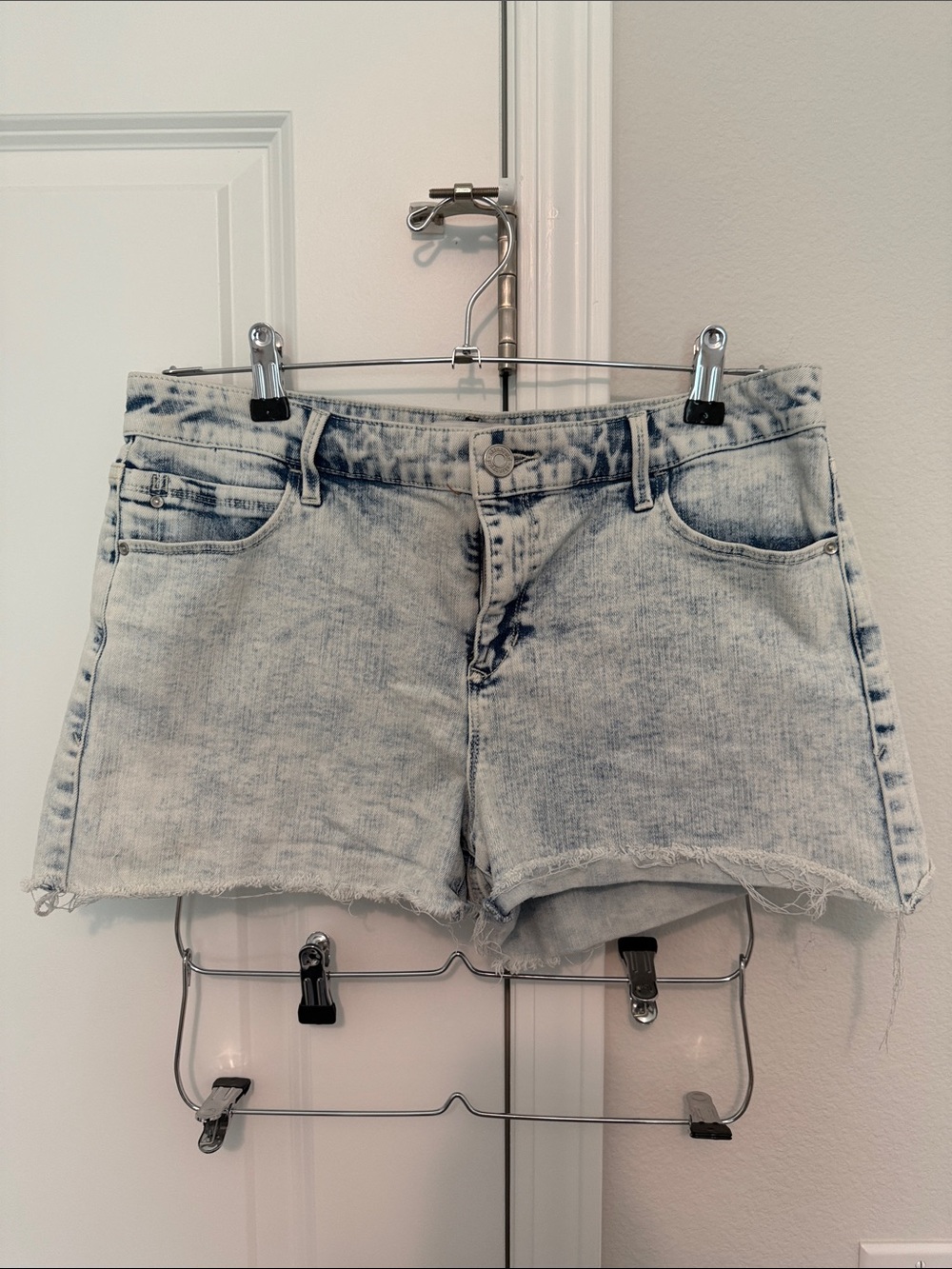 Skinnygirl Light Blue Acid Wash Denim Cutoff Shorts